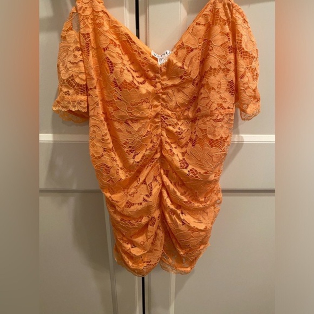 NWOT Venus Sz Small Orange Lace short sleeve Cold Shoulder Top with Ruching
